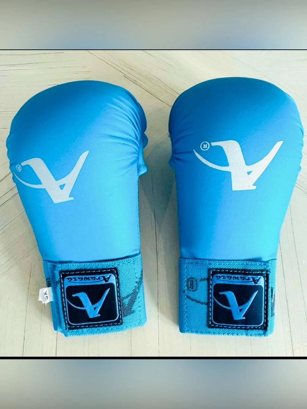 ARAWAZA Youth Fist Gear Gloves Size XS Blue Karate Taekwondo Martial Arts